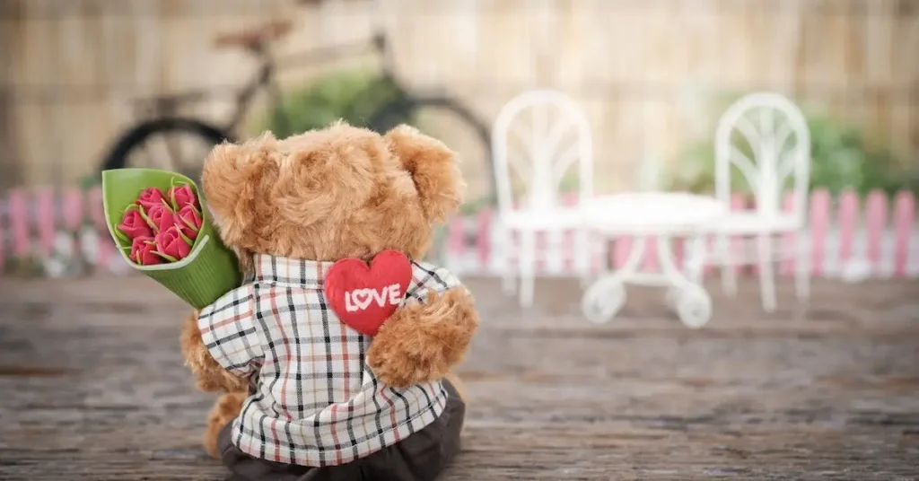 a teddy bear as valentines day drawing ideas