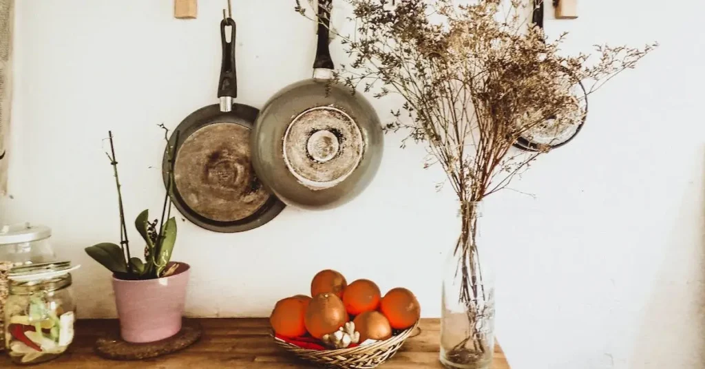 kitchen still life as themes to draw